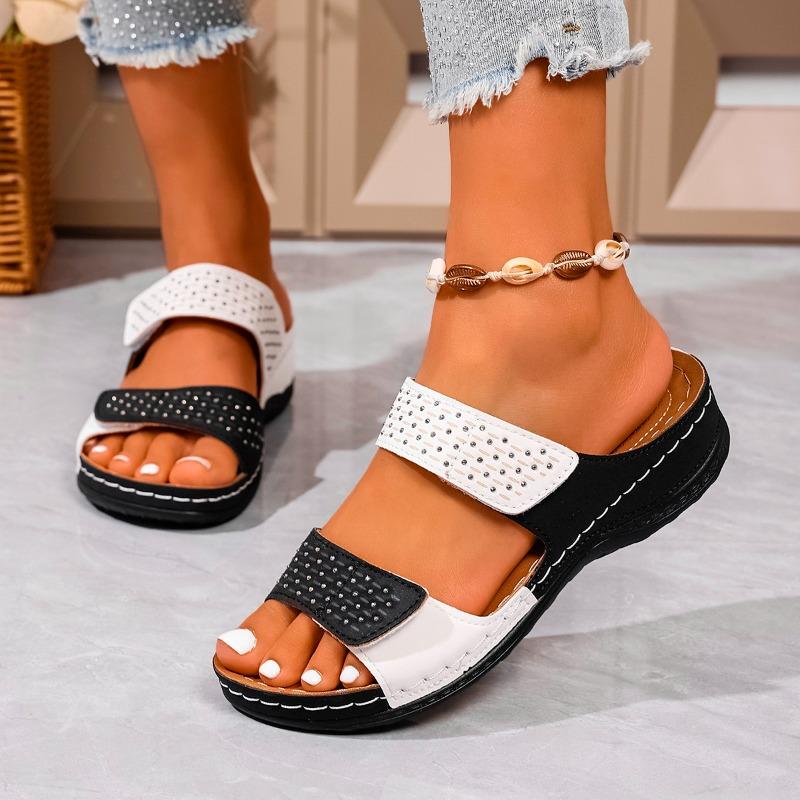 Plus Size Platform Sandals and Slippers Women's Casual Explosive Fashion Round Head Rivet Fish Mouth Flip-Flops