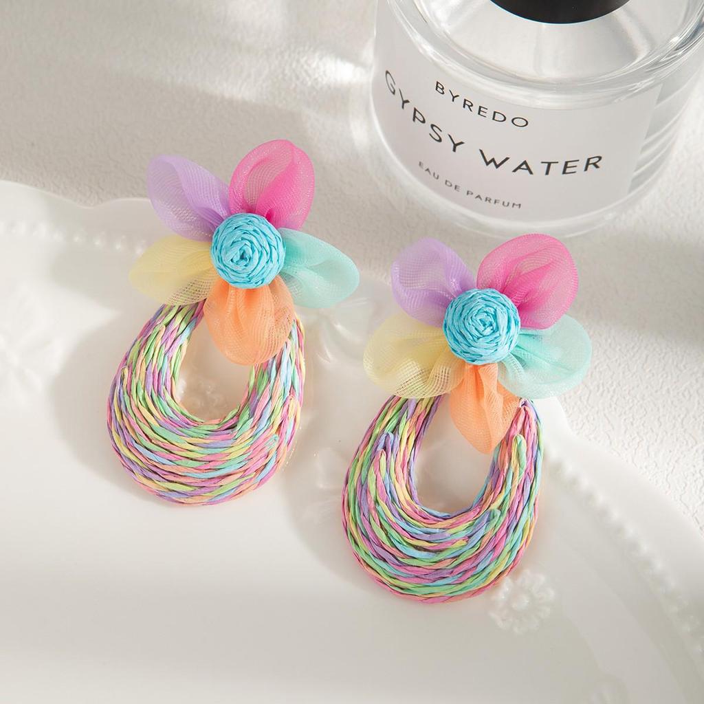 European Retro Geometric Raffia Earrings: Vacation-Style Wooden Hollow Long Accessories for Women