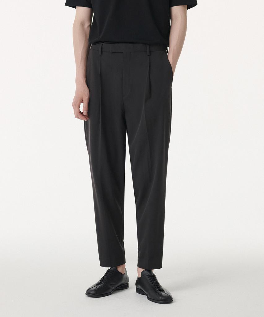 Musinsa Standard Peg-Top Hidden Elastic Waist Slacks [Dark Gray]
