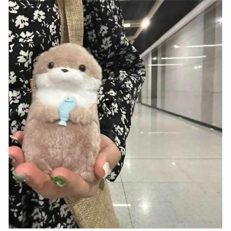Neue 11cm Otterpuppe Niedlicher kleiner Otter Kleines Tier Plüschtier Niedliche Internet-Berühmtheit Wind Mini-Puppe Tischdekoration Weihnachtsgeschenk