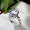 Huitan Luxury Oval Crystal Stone Rings for Women Fashion Wedding Engagement Accessories Female Eternity Ring Statement Jewelry