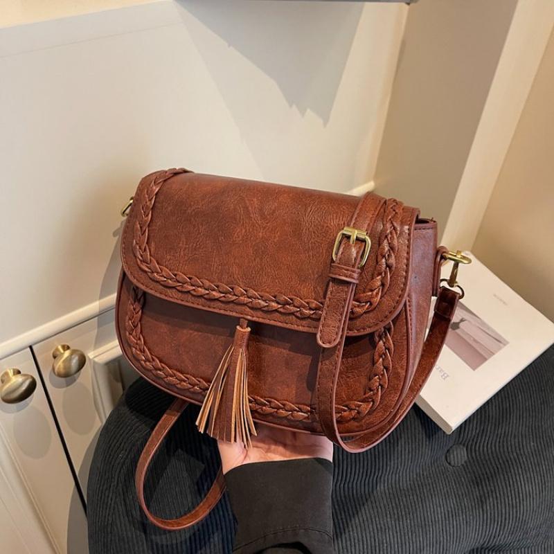 

Мода в британском стиле Женская сумка на плечо из искусственной кожи Женская маленькая сумка Ретро клапан Седельные сумки 2025 Зимний тренд Ремешок Сумки кроссбоди для женщин коричневый