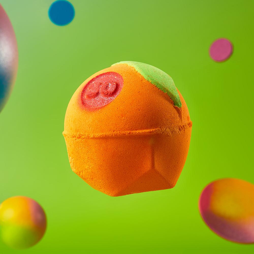 Lush We Put The Whole Fruit In 180g - Bath Bomb