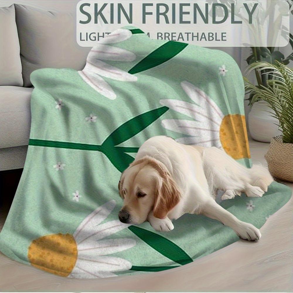 Extra Large Daisy Print Blanket - Soft & Cozy Flannel All-Season Bedspread, Vintage Cottagecore White Daisies & Yellow Centers