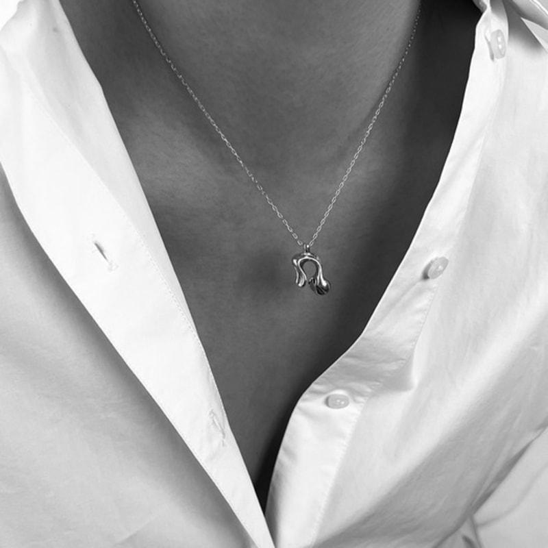 Hyams A Cliff Necklace