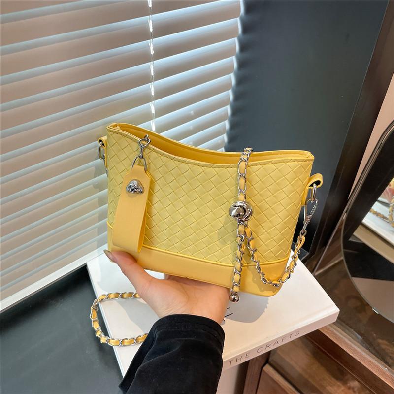 New Women's Bag Chain Bag Messenger Bag Tide Woven Bag Premium Light Luxury Shoulder Bag Commuter Bag Bucket Bag