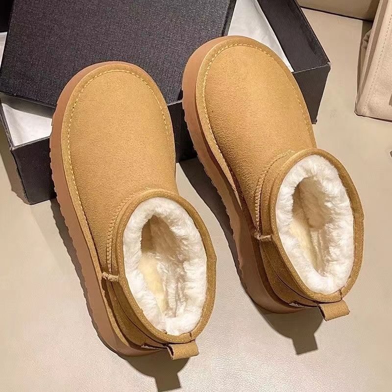 Thick-soled Non-slip Snow Boots for Women's 2025 New Winter Warm Bread Shoes, One Pedal, Piled and Thickened Cotton Shoes