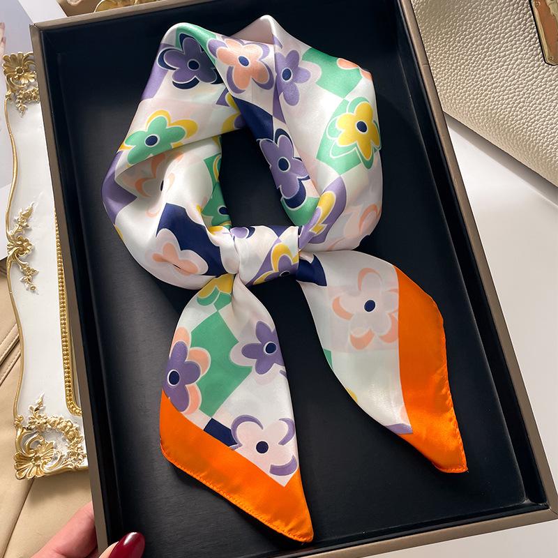 Silk Scarf Women'S Scarf Shawl 70Cm Korean Small Square Scarf Satin Surface Print Sun-Proof Headscarf