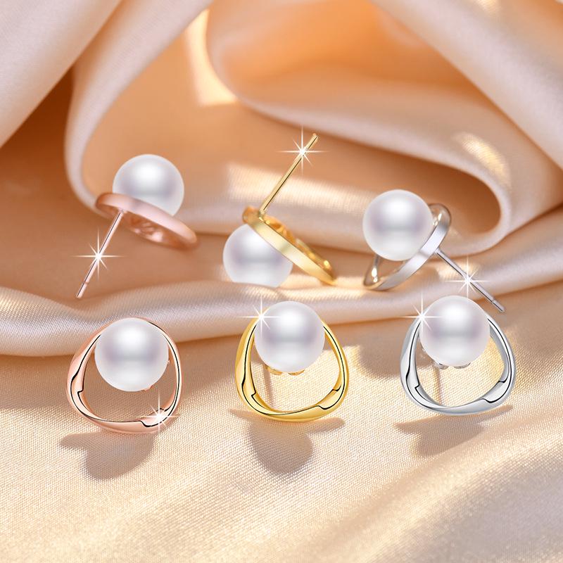 High-End Retro Pearl Circle Stud Earrings for Women - Light Luxury French Design, Perfect for Autumn and Winter
