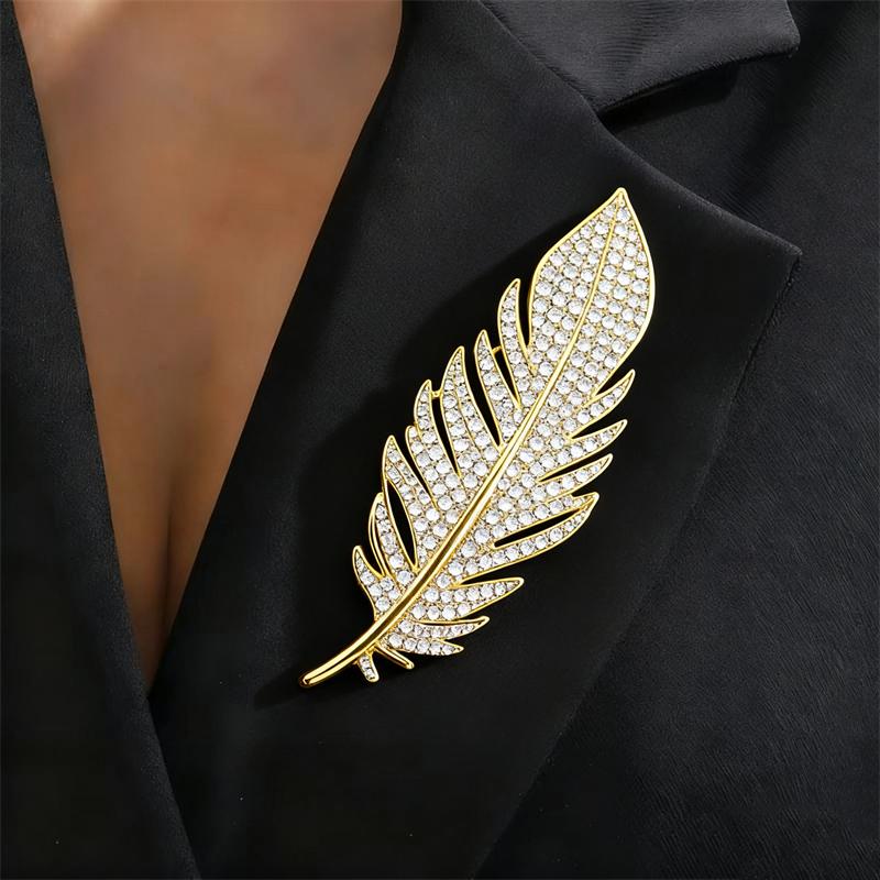 30 Options Women's Brooches Red Black Enamel Heart Shape Crystal Feather Brooch for Clothing Clothes Accessories