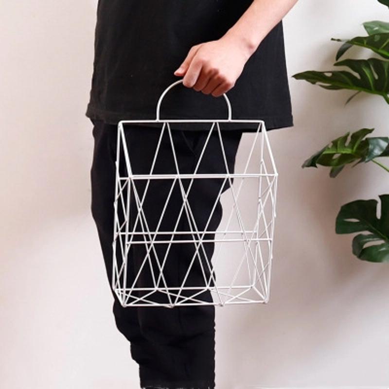 1 Pcs Simple Ironwork Gift Basket Wall Hanging Decoration Rack News Newspaper Sundries Storage Basket Storage Bag белый