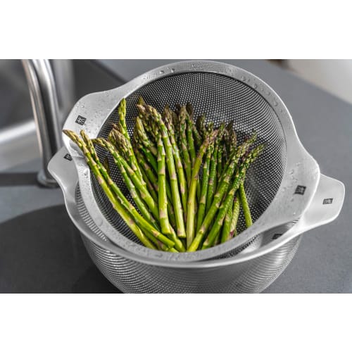 ZWILLING J.A. Henckels ZWILLING "Table Strainer 20cm" Colander Colander Punching Stainless Steel [Authorized Japanese Product] 39643-020