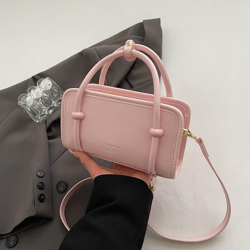 Premium bag women's spring and summer versatile 2025 new fashion messenger bag casual portable Boston bowling bag