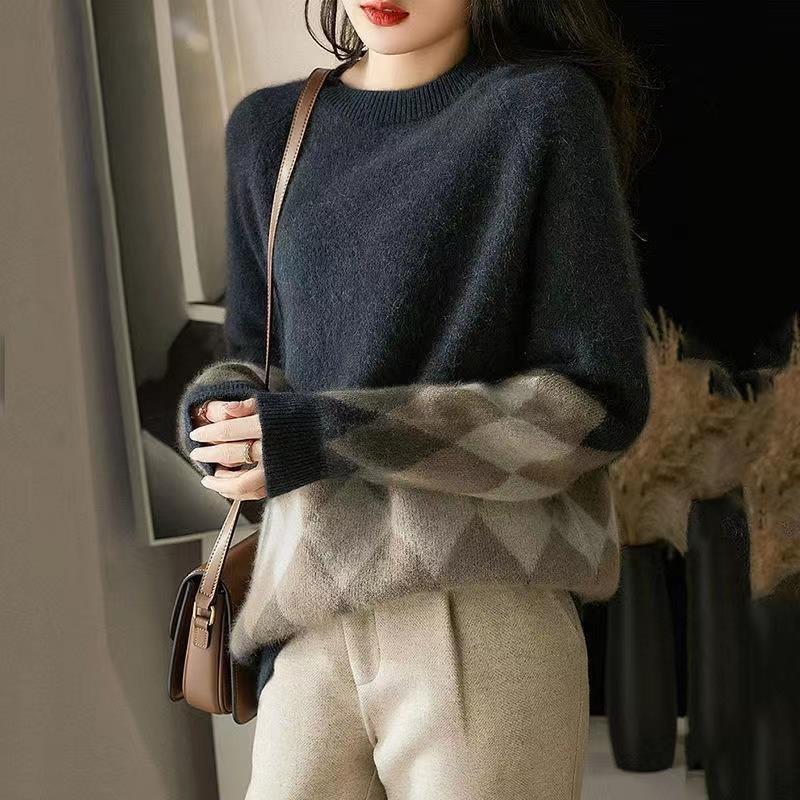 2026 Autumn/Winter Stylish European Raccoon Fur Red Loose Round Neck Pullover Sweater for Women