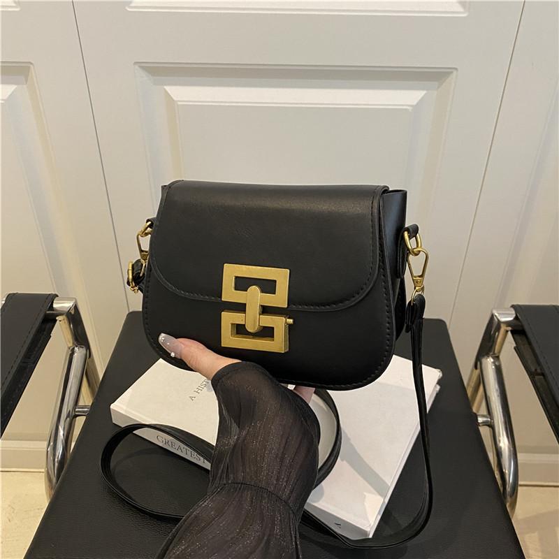 Fashion New Retro Single Shoulder Armpit Bag Women's Spring and Summer Texture Tofu Bag Commuter Small Square Bag Messenger Bag