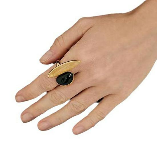 European & American Style Black Agate & Smoky Quartz Gold-Plated Ring – High-End Design with Versatile Elegance