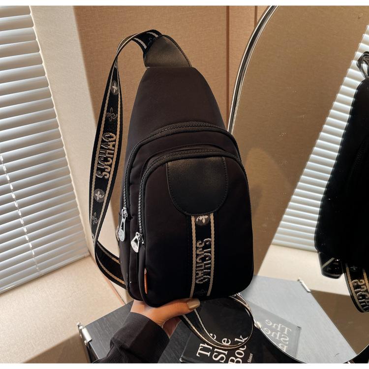 

Summer nylon bag women s 2025 new commuter sports shoulder breast bag niche versatile large-capacity messenger bag чёрный