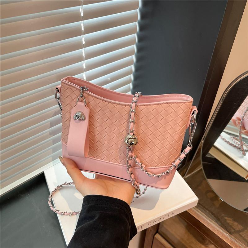New Women's Bag Chain Bag Messenger Bag Tide Woven Bag Premium Light Luxury Shoulder Bag Commuter Bag Bucket Bag
