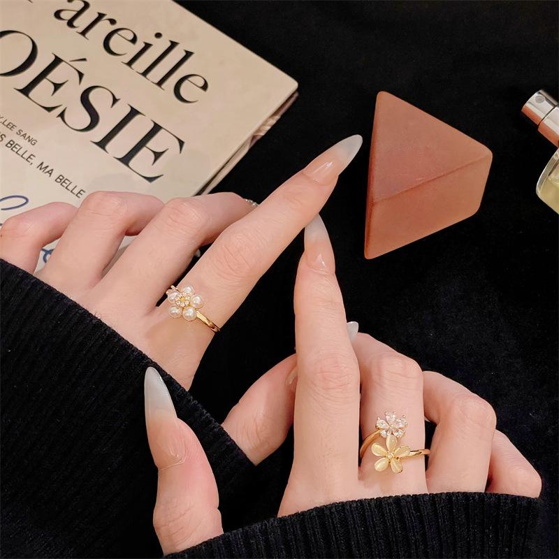 Medieval Vintage Retro Rotatable Opening Ring Imitation Chalcedony Light Luxury High Sense Personality Index Finger Ring Female
