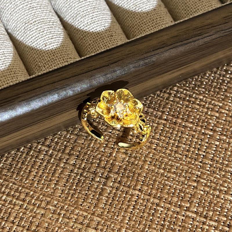 2026 Japanese Symphony Universe Personality Light Luxury Geometric Flower Ring Women's Horse Rich Simple Temperament Ring