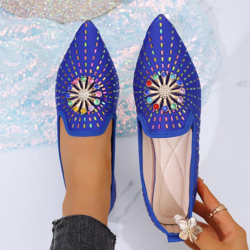 Large size women's shoes new flat bottom shallow mouth Doudou shoes flat bottom rhinestone pointed single shoes women