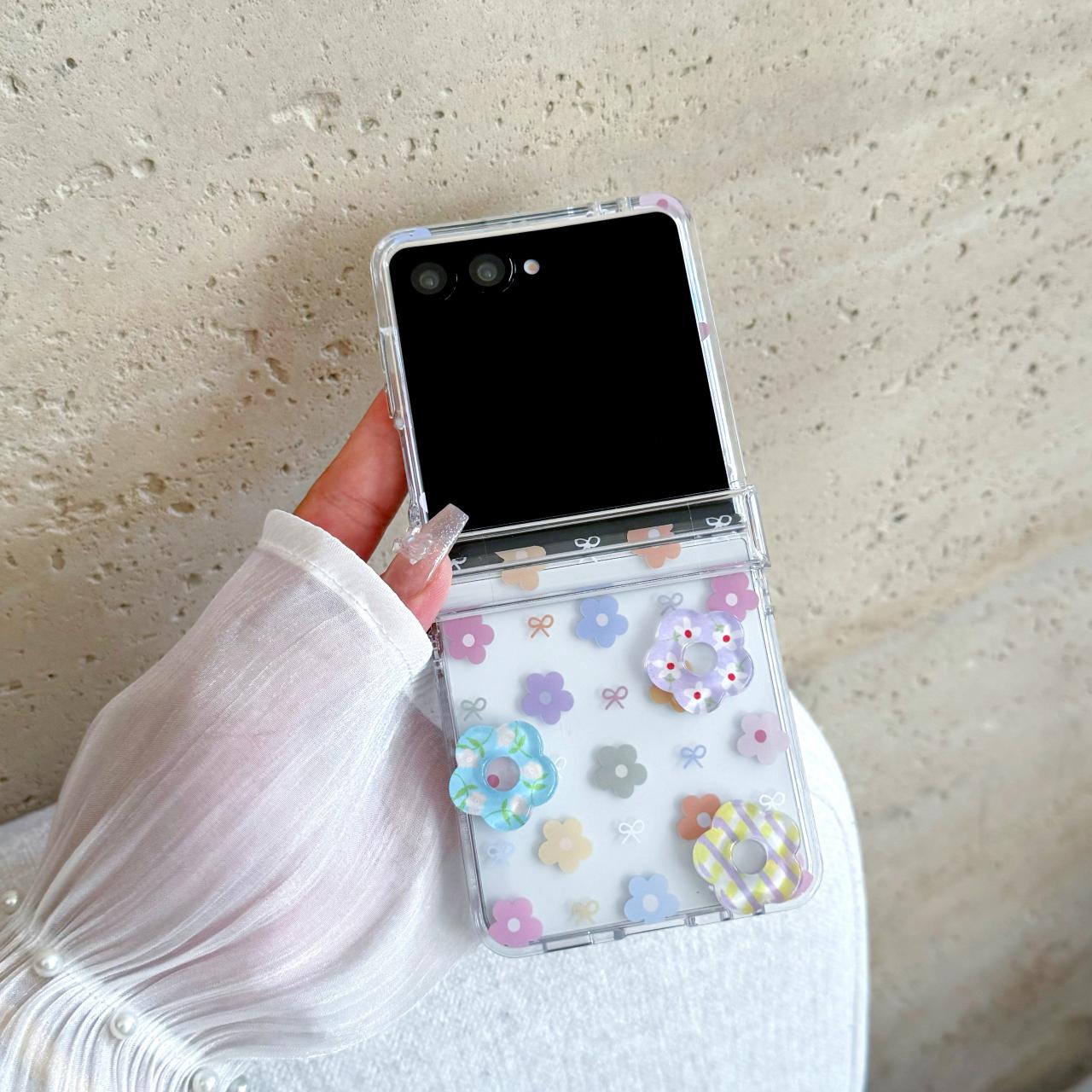 

for Samsung Galaxy Z FLIP 7 6 5 4 3 flip7 FE flip6 Rope Strap Pendant Fold Phone Case Gradient Flower Hollow Flower Cover Galaxy Z Flip6