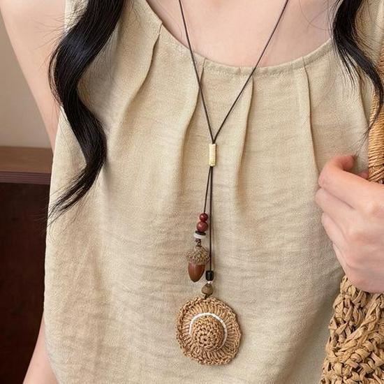 High-End Women's Retro Oval Geometric Resin Necklace