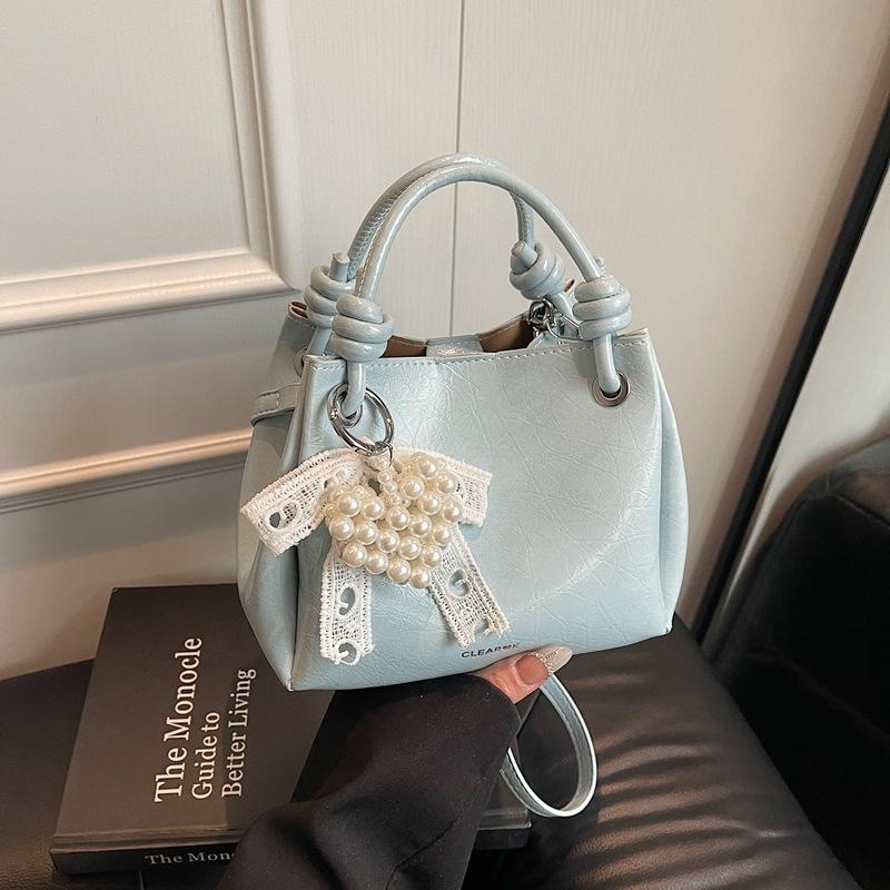 2025 New Bow Bag Pendant Bag Summer Versatile Shoulder Bag Premium Oblique Span Bag Fashion Handheld Women's Bag