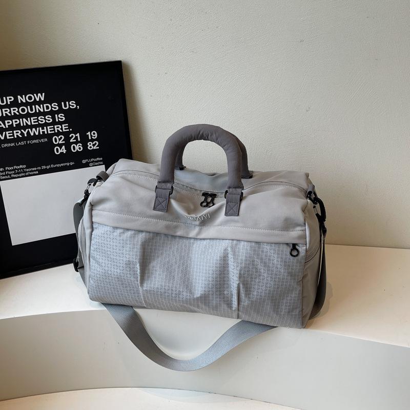Large Capacity Sports Bag with Dry-Wet Separation for Men & Women - Fitness & Travel Use