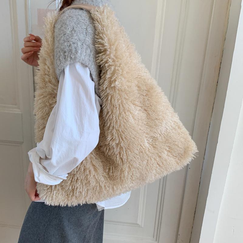 Autumn and winter new large-capacity plush bag women's versatile solid color shoulder bag commuter bag