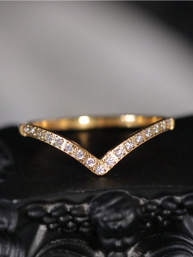 1 Piece Stainless Steel 18K Gold European and American Light Luxury V-shaped Ring Inlaid with Rhinestone Finger Ring