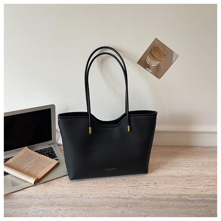2026 Summer Fashion Trend Large Simple Texture Tote Bag with High Capacity