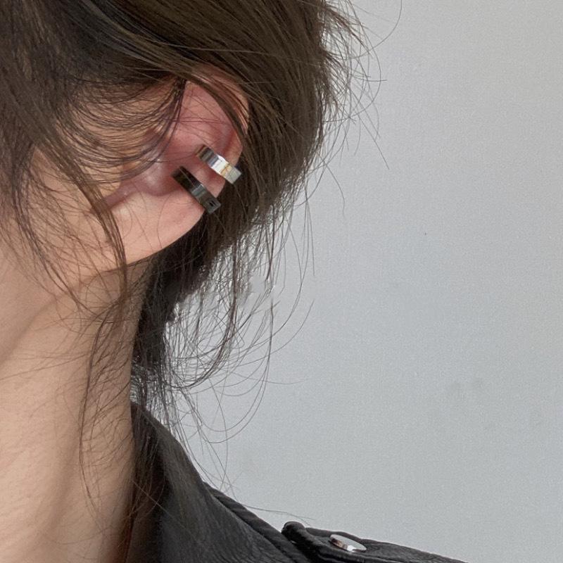 

Men s Minimalist Black Ear Cuff: Simple & Versatile, No Piercing Required.