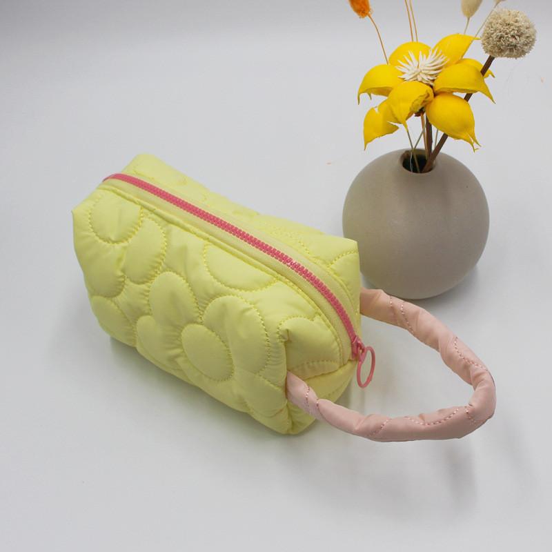 Large Capacity Makeup Bag With Breathable Polyester For Womens Daily Use