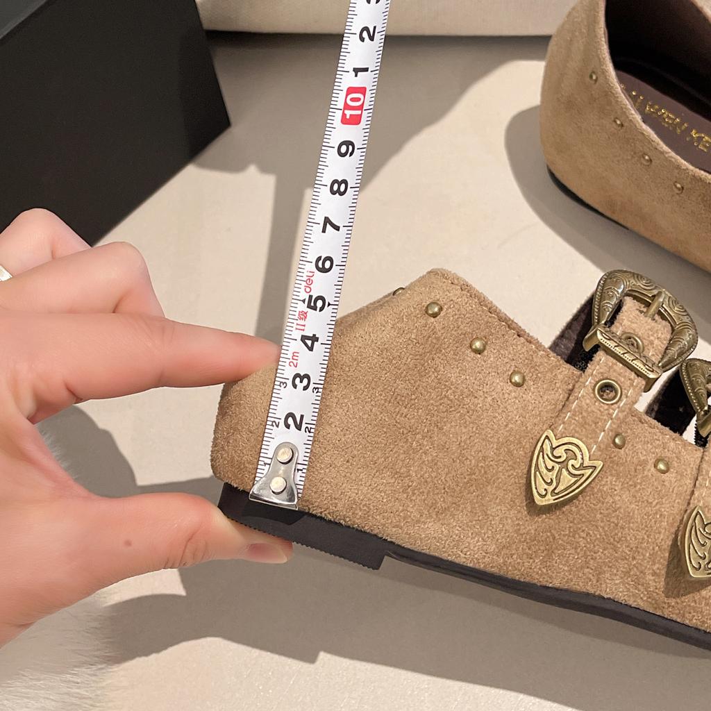 Jesienne Damskie Obcasy Retro Zamszowe Skórzane Buty z Nitami Eleganckie Buty Mary Jane z Paskiem i Metalową Klamrą 3cm Koturny Ukryty Obcas