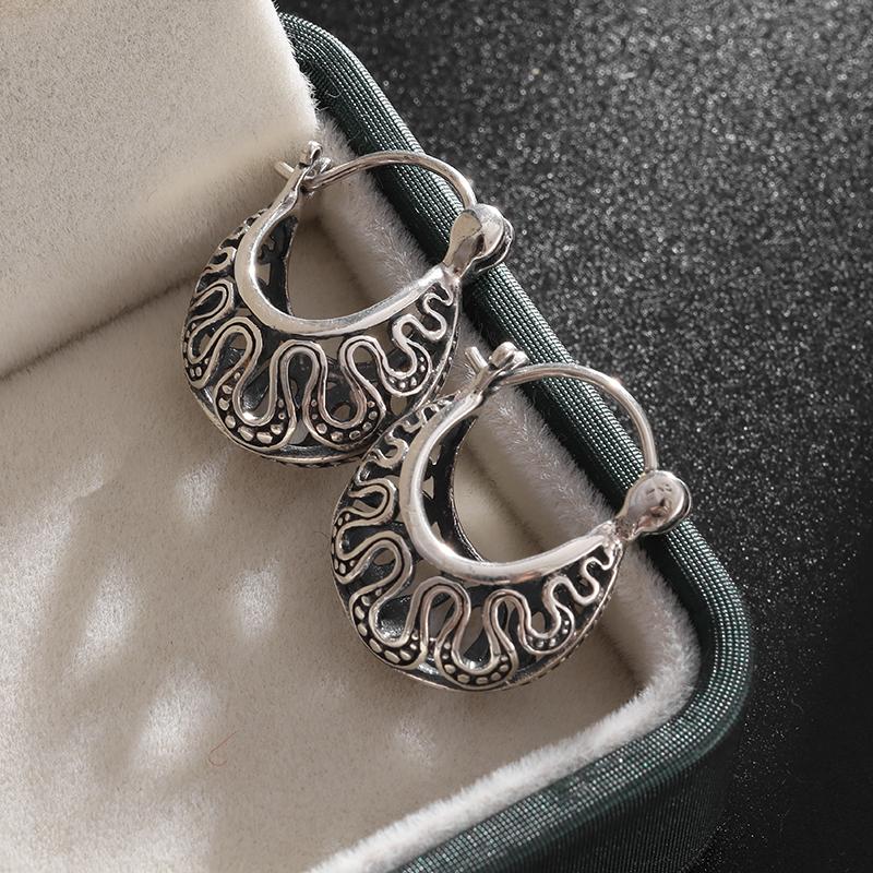 Retro Popular Hollow Earrings Crescent Pattern Earrings for Men and Women Trendy Hip-Hop Rock Earrings Jewelry