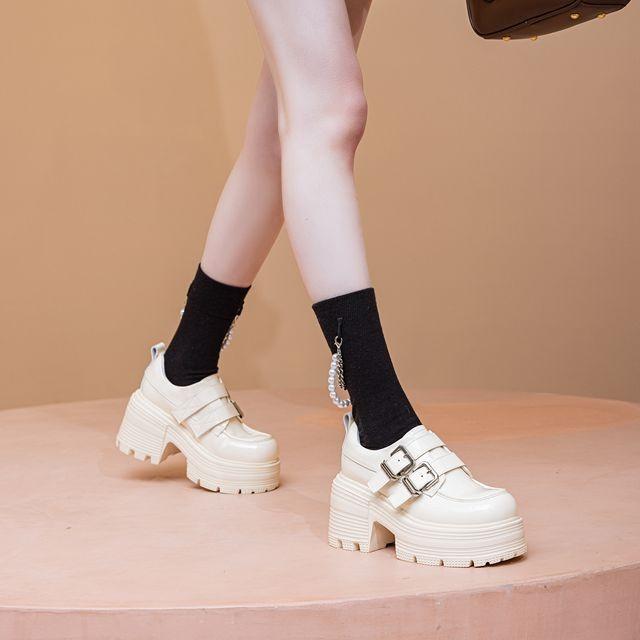 Fashion Retro Thick Heel Loafers Women's Autumn New Single Shoes Buckle Round Head Fashionable British Style Small Leather Shoes