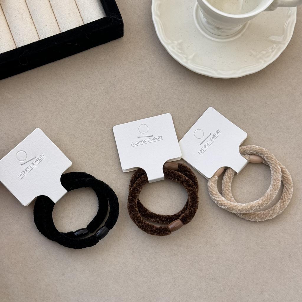 A Simple and Elegant Hair Tie for A Young Girl, A Plush High-elasticity Hair Band, and A Warm and Cozy Small Intestine Hair Tie