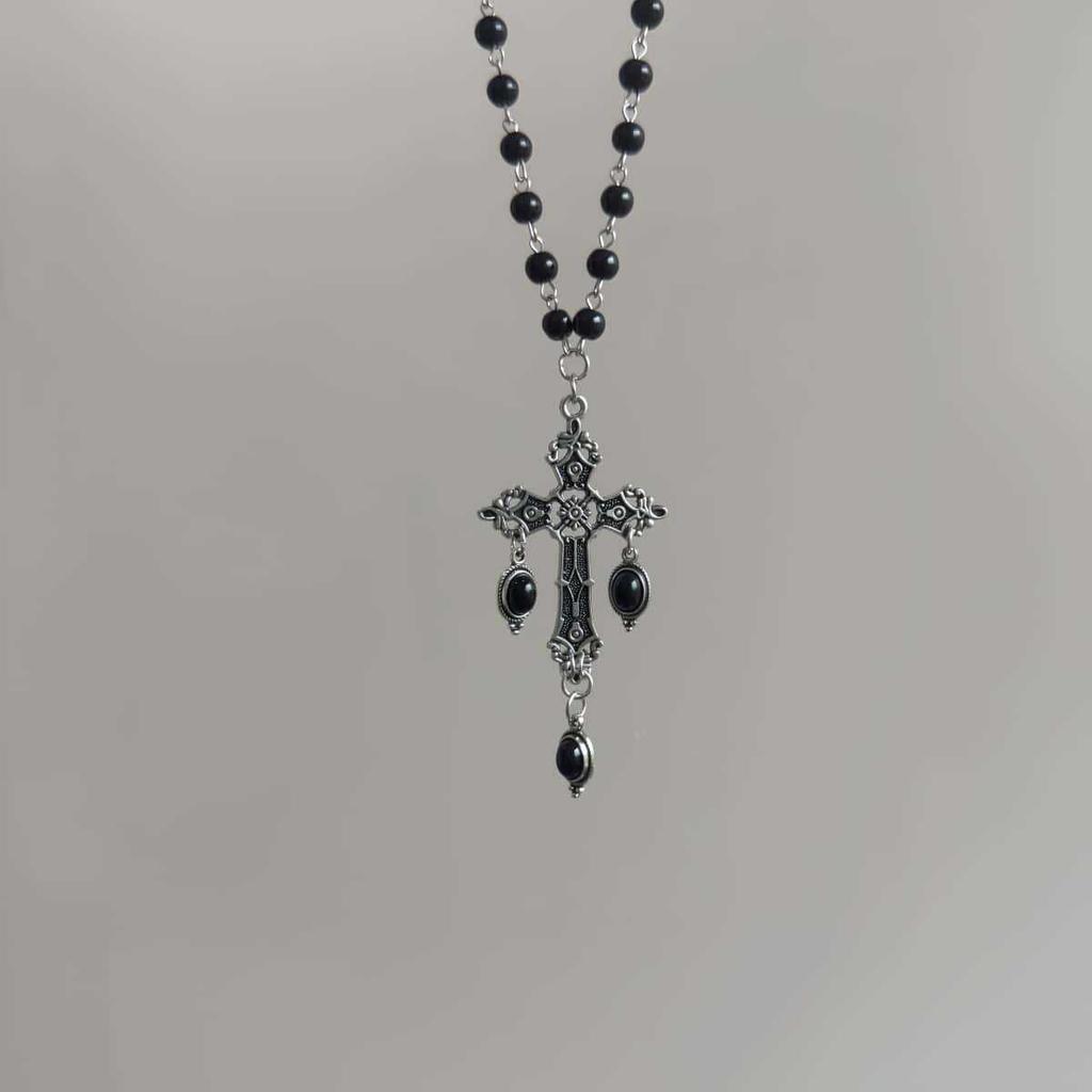 Gothic Punk Black Crystal Cross Pendant Beaded Choker Necklace for Women Men Retro Halloween Party Daily Cosplay Wear Jewelry