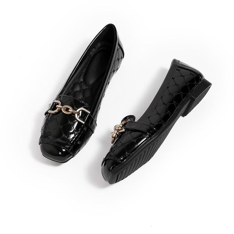 New single shoes women's flat bottom versatile fashion Doudou square head soft leather one patent leather casual versatile