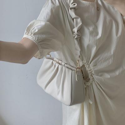 Letní taška Dámská crossbody taška Nová Niche Všestranná Taška přes rameno Skládaná Taška jako oblak Jednoramenná crossbody taška