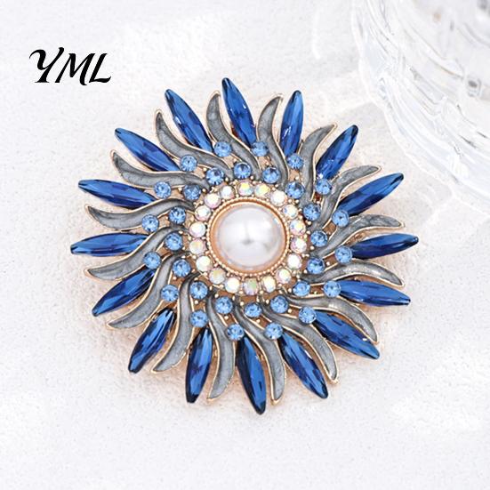 Shirt Lapel Pin Retro Rhinestone Sunflower Brooch Pin, Floral with Faux Parties Pearl, Metal Flower Badge for Women, Clothing Accessories Decorative