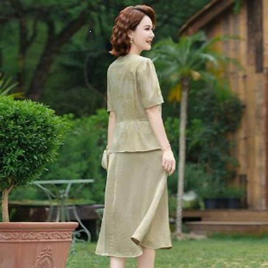 

Elegant Chic Summer Dress for Middle-Aged Women: Stylish 50s-Inspired, Short-Sleeved, Noble Fashion 5XL зелёный