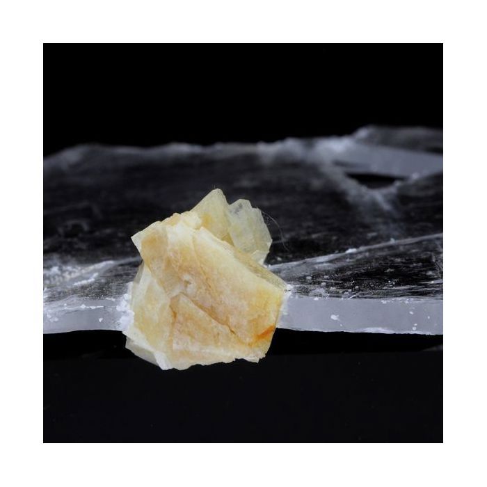 Gypse + Dolomite 99.9 carats