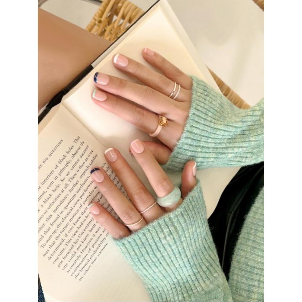 

Muzmak Reusable Nail Tips Neutral French Short Square NONE