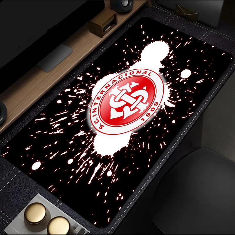 Sc Internacional Crest mouse pad, rubber base, esports desk mat, mouse pad for gamers and office use, gaming desk , easy to clean mat