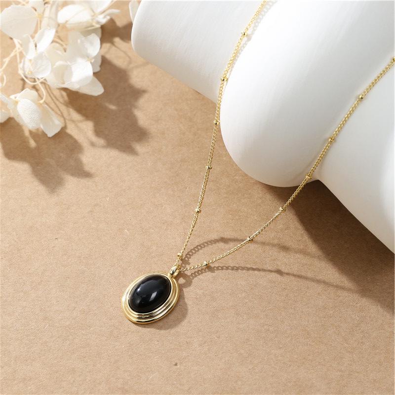 Arvaleff Black Agate Pendant Necklace - Light Luxury Retro Jewelry for Women