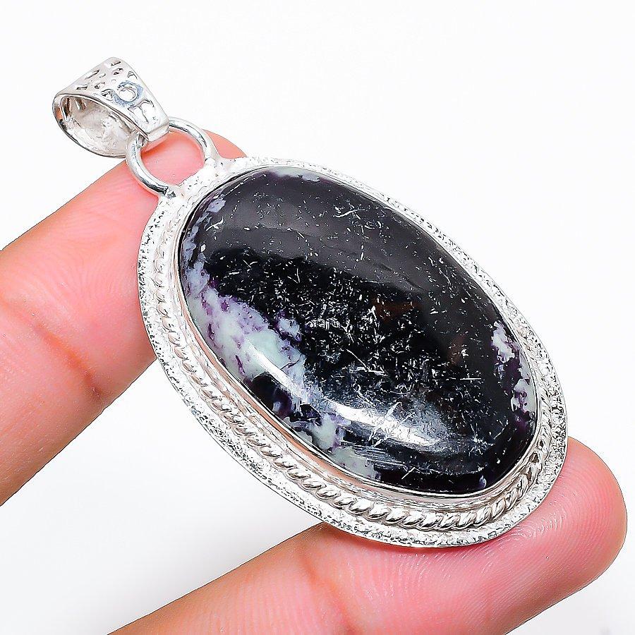 

Kammererite Gemstone Handmade Ethnic Jewelry Pendant 2.21 SR-3124