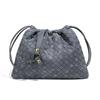 Borsa da donna opaca intrecciata con borsa a nuvola con coulisse, borsa a spalla singola a tracolla alla moda e di nicchia