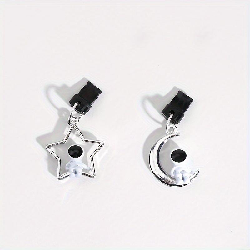 Two Mobile Phone Dust Plugs 3D Astronaut Star Moon Pendant Mobile Phone Universal Earphone Data Cable Dust Plug Android